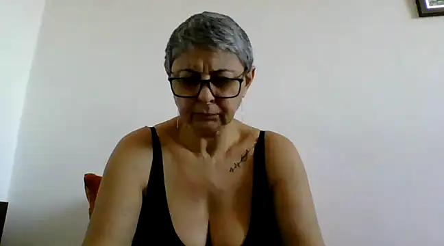 roseblak42 online show from March 8, 2025, 11:27 am