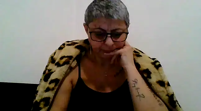 roseblak42 online show from February 20, 2025, 6:35 pm