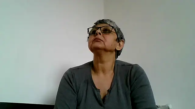 roseblak42 online show from February 8, 2026, 11:41 am