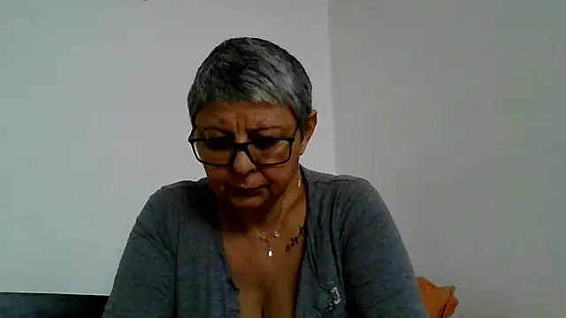 roseblak42 online show from January 8, 2026, 11:49 am