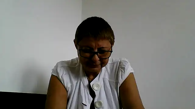 roseblak42 online show from September 30, 2025, 9:26 am