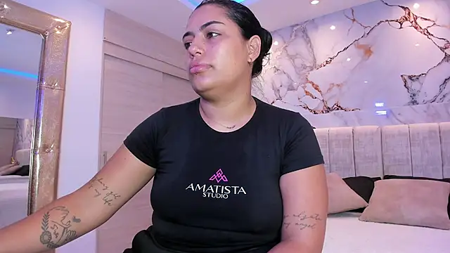 kiana cream online show from November 14, 2025, 12:09 pm