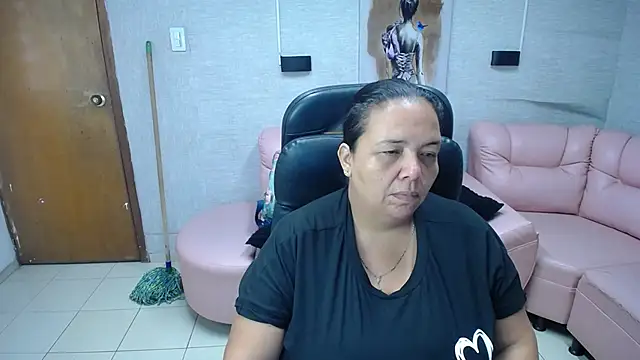 Penelope Nipples  online show from November 25, 2025, 11:43 am