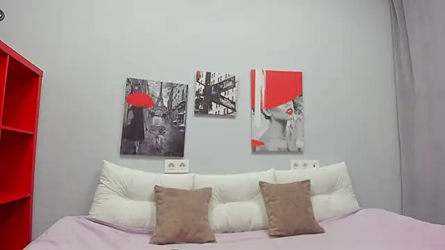 Snapshot of Tiny_JuJu chatting on November 14, 2025, 1:20 am Tiny JuJu online show from November 14, 2025, 1:20 am