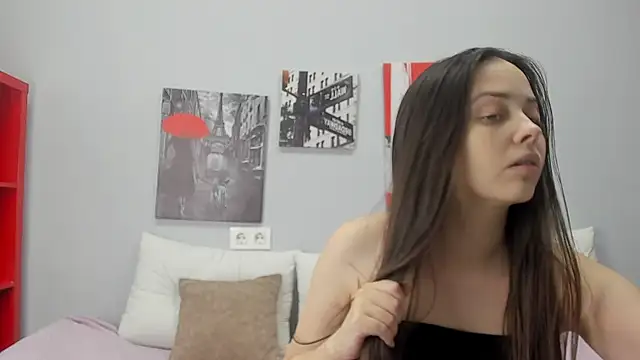 Snapshot of Tiny_JuJu chatting on November 9, 2025, 5:00 am Tiny JuJu online show from November 9, 2025, 5:00 am