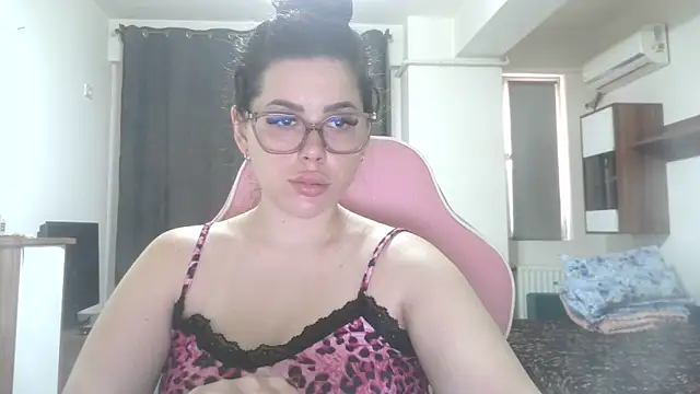 Snapshot of LovelyJulliette chatting on June 7, 2026, 11:26 am LovelyJulliette online show from June 7, 2026, 11:26 am