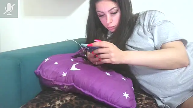 LovelyJulliette online show from April 21, 2026, 3:40 pm