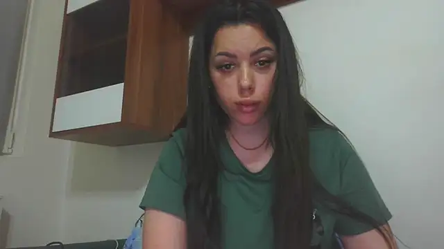 LovelyJulliette online show from May 5, 2026, 11:19 pm