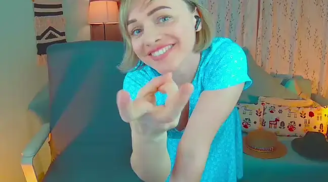 NandiSmile online show from March 17, 2025, 4:43 pm