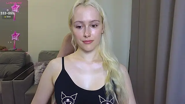 Snapshot of CaseyLabow chatting on October 11, 2025, 10:27 am CaseyLabow online show from October 11, 2025, 10:27 am