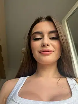 Snapshot of KaylaBray chatting on July 2, 2026, 4:24 pm KaylaBray online show from July 2, 2026, 4:24 pm