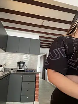 natashasweet online show from December 4, 2024, 3:48 pm