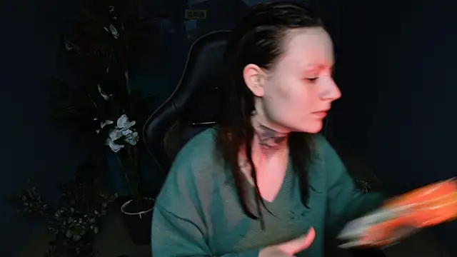 VeliraBraitberg online show from February 26, 2025, 11:21 am