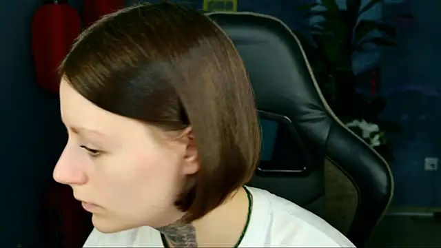 VeliraBraitberg online show from March 16, 2025, 8:10 am