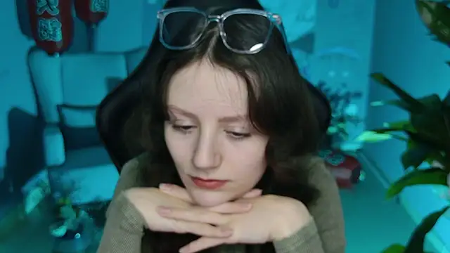 VeliraBraitberg online show from February 7, 2025, 8:11 am