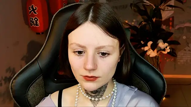 VeliraBraitberg online show from March 19, 2025, 8:12 am