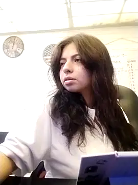 Wintercandy  online show from November 6, 2025, 7:51 pm