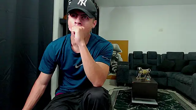 Snapshot of Stiven_CL chatting on November 5, 2025, 11:19 pm Stiven CL online show from November 5, 2025, 11:19 pm