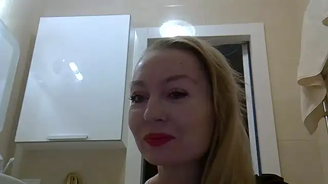 ZarinaSwift online show from January 27, 2025, 4:41 am