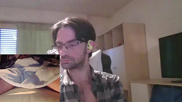 Snapshot of Drmoriarty07 chatting on December 15, 2024, 8:19 am Drmoriarty07 online show from December 15, 2024, 8:19 am