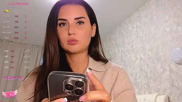 Snapshot of LaraSkinny chatting on October 16, 2025, 2:20 am LaraSkinny online show from October 16, 2025, 2:20 am