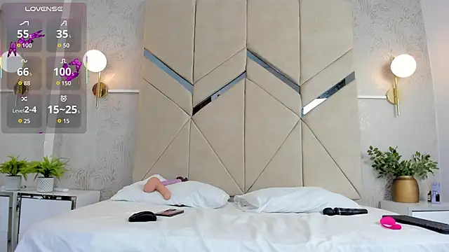 Snapshot of LiaVelez chatting on October 8, 2025, 1:34 pm LiaVelez online show from October 8, 2025, 1:34 pm