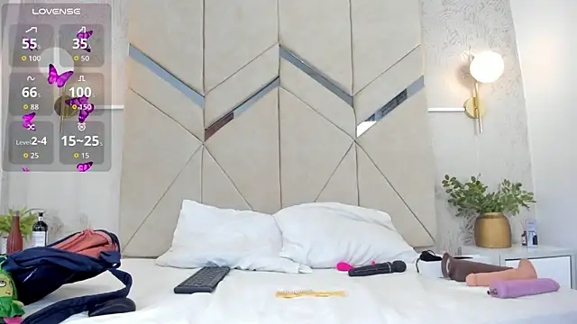 Snapshot of LiaVelez chatting on October 9, 2025, 1:33 pm LiaVelez online show from October 9, 2025, 1:33 pm