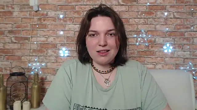 Amelia Kiss  online show from February 27, 2025, 4:02 am