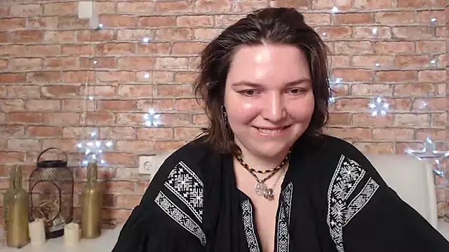 Amelia Kiss  online show from March 13, 2025, 12:48 am