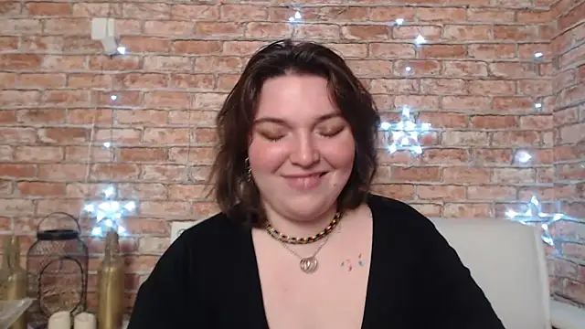 Amelia Kiss  online show from March 4, 2025, 6:47 am