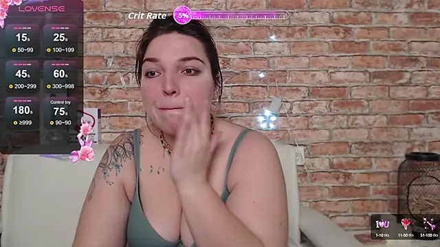 Snapshot of Amelia_Kiss_ chatting on October 15, 2025, 12:42 am Amelia Kiss online show from October 15, 2025, 12:42 am