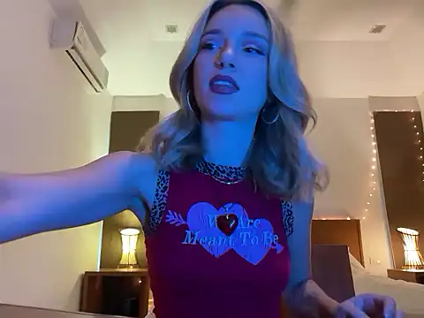 SirenaBelle online show from September 23, 2025, 11:56 pm