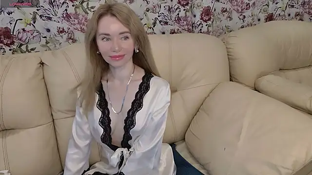 Snapshot of Bambixxxbaby chatting on May 16, 2026, 5:28 am Bambixxxbaby online show from May 16, 2026, 5:28 am