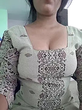 Snapshot of Kavita_ji chatting on December 1, 2025, 2:45 am Kavita ji online show from December 1, 2025, 2:45 am