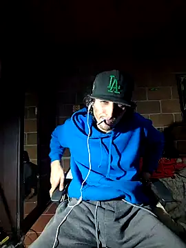 Snapshot of ELvergon_21CM chatting on October 20, 2025, 12:49 pm ELvergon 21CM online show from October 20, 2025, 12:49 pm