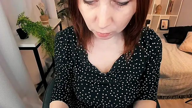 ZoeEast online show from February 2, 2026, 1:21 pm