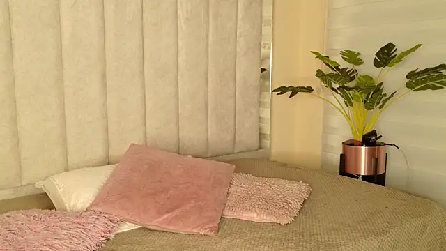 Snapshot of eva-slim- chatting on July 15, 2026, 5:53 pm eva-slim- online show from July 15, 2026, 5:53 pm