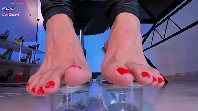 violettastrada online show from March 8, 2025, 9:40 pm