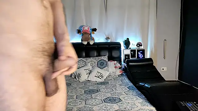 Snapshot of Alaia_sam chatting on December 28, 2024, 12:57 am Alaia sam online show from December 28, 2024, 12:57 am