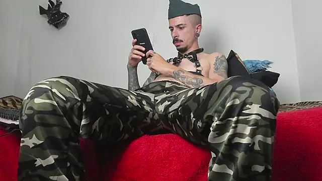 Aaron BigDickxxx online show from January 11, 2026, 6:48 pm