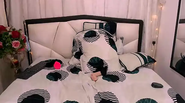 Snapshot of InkedSabrina chatting on February 14, 2025, 1:34 am InkedSabrina online show from February 14, 2025, 1:34 am