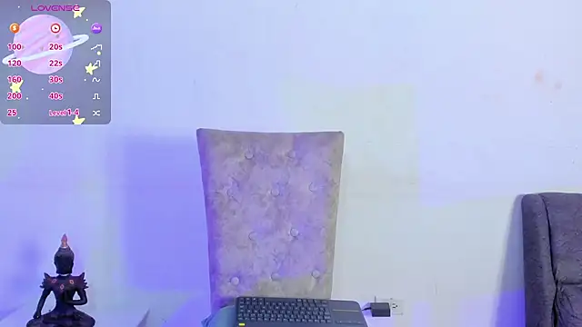 Snapshot of Camila_Coxx chatting on February 17, 2026, 4:54 am Camila Coxx online show from February 17, 2026, 4:54 am