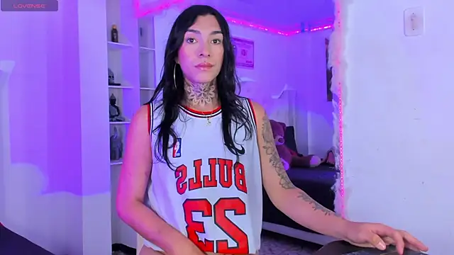 Snapshot of Camila_Coxx chatting on October 22, 2025, 8:08 pm Camila Coxx online show from October 22, 2025, 8:08 pm