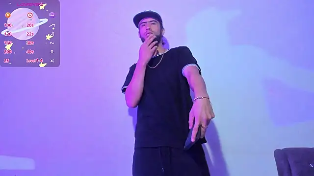 Snapshot of Camila_Coxx chatting on February 15, 2026, 5:19 am Camila Coxx online show from February 15, 2026, 5:19 am