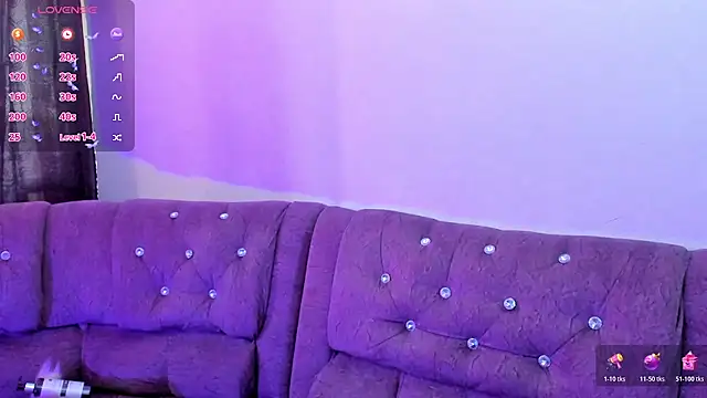 Snapshot of Camila_Coxx chatting on November 18, 2025, 9:29 pm Camila Coxx online show from November 18, 2025, 9:29 pm