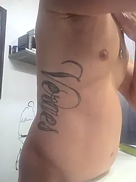 Twin2222 online show from October 21, 2025, 11:15 pm