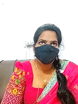 Snapshot of melina214 chatting on February 17, 2026, 4:48 pm melina214 online show from February 17, 2026, 4:48 pm