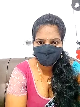 Snapshot of melina214 chatting on February 26, 2026, 5:07 am melina214 online show from February 26, 2026, 5:07 am