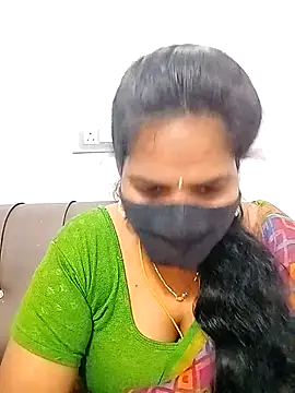 Snapshot of melina214 chatting on March 2, 2026, 10:11 am melina214 online show from March 2, 2026, 10:11 am