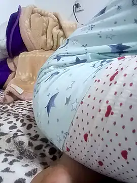 Snapshot of Bombamom chatting on February 23, 2026, 1:33 pm Bombamom online show from February 23, 2026, 1:33 pm